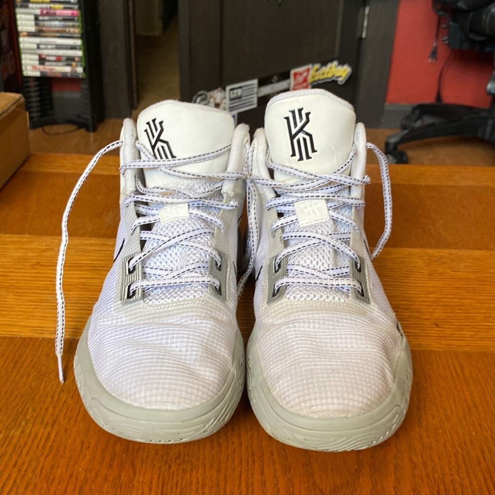 Kyrie Irving basketball shoes